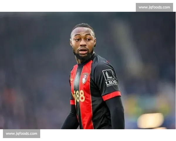 英超三巨头竞逐里昂天才边锋福法纳，转会费或破 5000 万欧