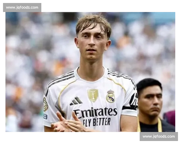 皇马转会策略曝光:赫伊森交易达标,新防线雏形初现 皇马转会策略曝光:赫伊森交易达标,新防线雏形初现