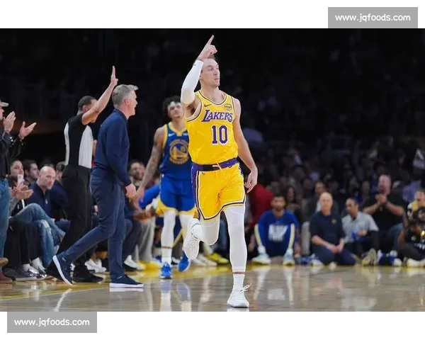 湖人次轮捡漏!蒂耶罗空降洛杉矶晒照,美媒盛赞突破如加农炮 湖人次轮捡漏!蒂耶罗空降洛杉矶晒照,美媒盛赞突破如加农炮