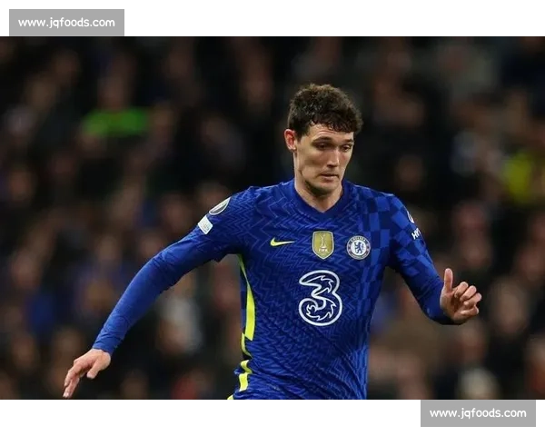 铁心留队！克里斯滕森拒沙特高薪，巴萨后防迎来战术新考验