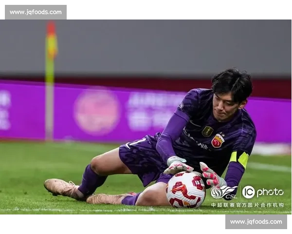 河南队赛前踩场砺兵 酒祖杜康助力冲击海港