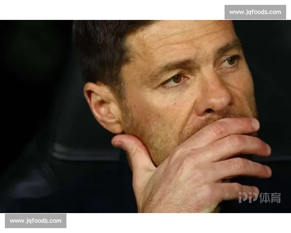 阿隆索执教风格揭秘:铁血治军似弗里克,迥异安切洛蒂儒雅风范